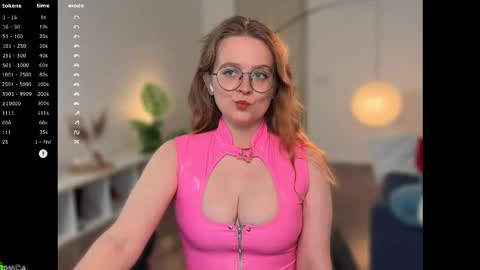 Snapshot of emilyforelsket chatting on 11-14-25, 12:59 Emily online show from 11-14-25, 12:59