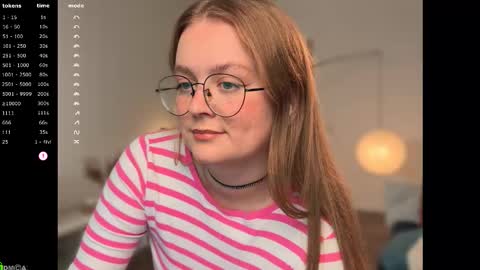 Snapshot of emilyforelsket chatting on 11-17-25, 01:06 Emily online show from 11-17-25, 01:06