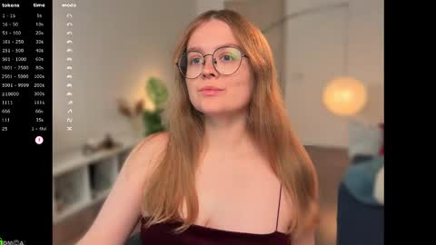 Snapshot of emilyforelsket chatting on 11-24-25, 12:05 Emily online show from 11-24-25, 12:05