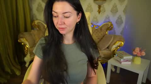 Snapshot of emilyhalls chatting on 02-09-25, 01:56 Emily online show from 02-09-25, 01:56