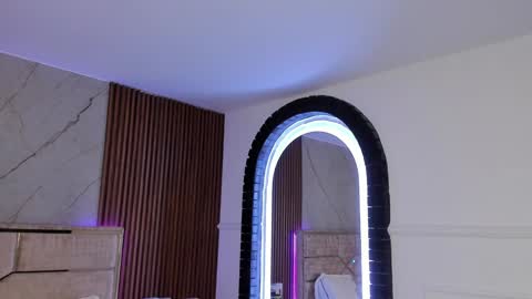 Snapshot of emilyhendrix_ chatting on 12-28-24, 10:34 Emily Hendrix online show from 12-28-24, 10:34