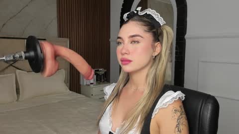 Snapshot of emilyhendrix_ chatting on 01-27-25, 07:35 Emily Hendrix online show from 01-27-25, 07:35