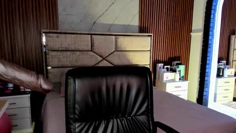 Snapshot of emilyhendrix_ chatting on 10-09-25, 08:07 Emily Hendrix online show from 10-09-25, 08:07