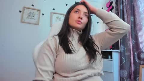 Snapshot of emilyjangcandy_ chatting on 11-10-25, 04:17 Emily Jang online show from 11-10-25, 04:17