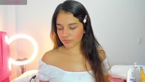 Snapshot of emilyjonss chatting on 02-02-25, 06:42 Emily online show from 02-02-25, 06:42