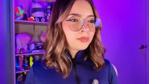 Snapshot of emilykarterr chatting on 05-25-26, 03:07 VALEEEN online show from 05-25-26, 03:07