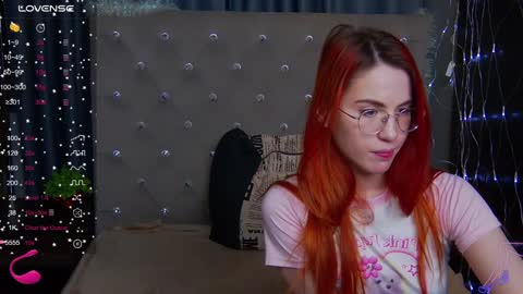 Snapshot of emilykents chatting on 01-07-25, 07:31 EmilyKents online show from 01-07-25, 07:31