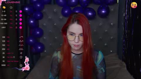 Snapshot of emilykents chatting on 11-10-25, 01:48 EmilyKents online show from 11-10-25, 01:48