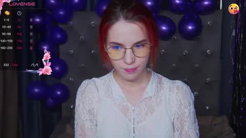 Snapshot of emilykents chatting on 11-28-25, 12:35 EmilyKents online show from 11-28-25, 12:35