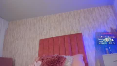 Snapshot of emilyparker__ chatting on 09-30-25, 11:32 My IG - EmilyParker   online show from 09-30-25, 11:32