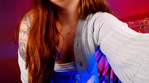 Snapshot of emilyrisse chatting on 10-14-25, 04:52 Emily  Emi online show from 10-14-25, 04:52