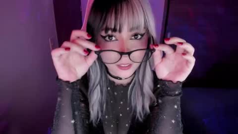 Snapshot of emilyrosss_ chatting on 02-26-25, 03:53 EMILY online show from 02-26-25, 03:53