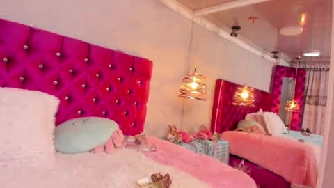 Emily online show from 12-21-24, 09:01