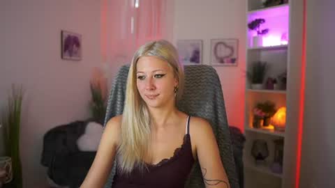 emilyswannn online show from 07-14-26, 01:17