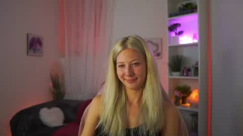 emilyswannn online show from 07-25-26, 06:38