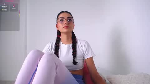 Snapshot of emilytolson_ chatting on 10-10-25, 06:29 Emily online show from 10-10-25, 06:29