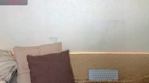 Snapshot of emilytrays chatting on 02-05-26, 12:15 Emily wish-list online show from 02-05-26, 12:15