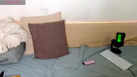 Snapshot of emilytrays chatting on 02-12-26, 03:12 Emily wish-list online show from 02-12-26, 03:12