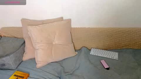 Snapshot of emilytrays chatting on 03-05-26, 06:31 Emily wish-list online show from 03-05-26, 06:31