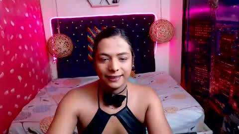 Snapshot of emilytssweet chatting on 02-15-25, 01:16 Emily online show from 02-15-25, 01:16