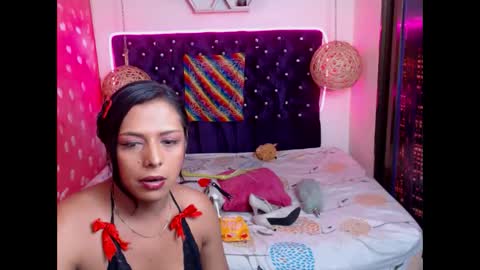 Snapshot of emilytssweet chatting on 02-18-25, 06:58 Emily online show from 02-18-25, 06:58