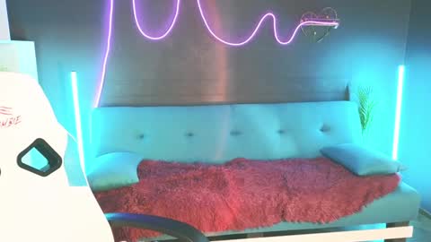 Emily online show from 02-01-25, 04:56