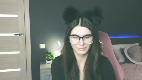 Emily online show from 02-09-25, 01:55