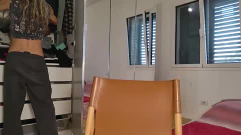 Snapshot of emilyweed chatting on 02-05-26, 09:25 Emily ---- online show from 02-05-26, 09:25