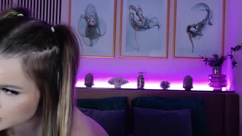 EmilyWess online show from 03-06-26, 05:31