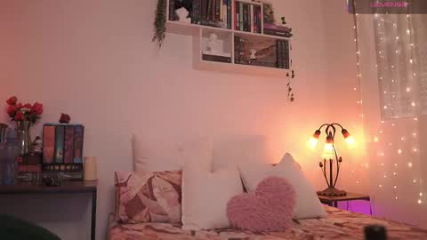 Snapshot of emilyxrose_ chatting on 09-14-25, 05:01 IG thickemmsss online show from 09-14-25, 05:01