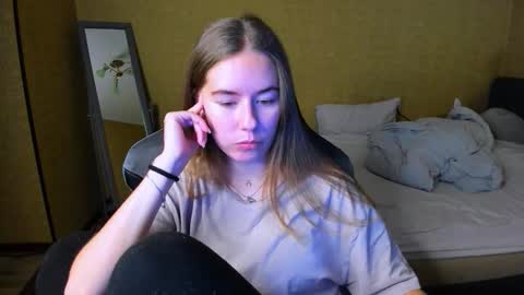 Emily online show from 02-11-26, 04:01