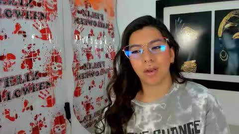 emilyy_cooperr online show from 10-23-25, 12:04