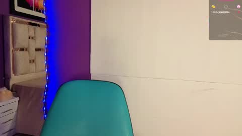 emilyy_cooperr online show from 06-01-26, 12:18