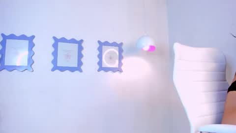 Snapshot of emilyy_kim chatting on 03-11-25, 07:58 emilyy_kim online show from 03-11-25, 07:58