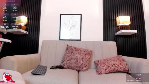 Snapshot of emilyy_kim chatting on 10-12-25, 10:09 emilyy_kim online show from 10-12-25, 10:09