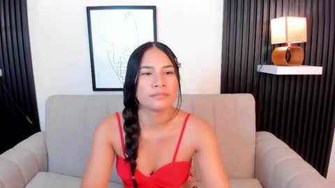 Snapshot of emilyy_kim chatting on 10-16-25, 10:33 emilyy_kim online show from 10-16-25, 10:33