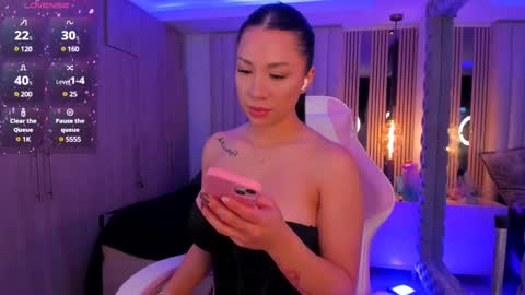 Snapshot of emilyymiller chatting on 02-14-25, 06:51 Emily online show from 02-14-25, 06:51