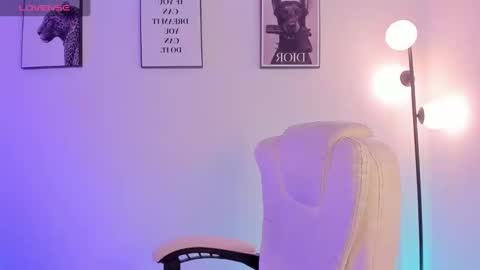 Snapshot of emilyymiller chatting on 02-15-26, 07:10 Emily online show from 02-15-26, 07:10