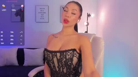 Snapshot of emilyymiller chatting on 02-26-26, 05:56 Emily online show from 02-26-26, 05:56