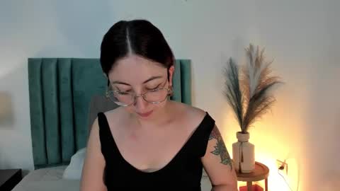 Emilyy Watson online show from 03-04-25, 11:40