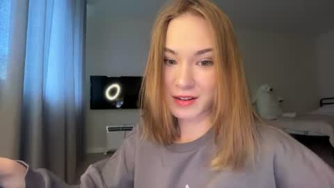 Snapshot of eminemswife chatting on 07-29-26, 06:55 Nadya online show from 07-29-26, 06:55