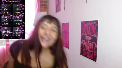 Snapshot of emitaa17228 chatting on 02-21-25, 10:26 emma online show from 02-21-25, 10:26