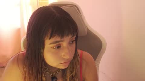 Snapshot of emitaa17228 chatting on 12-19-25, 07:10 emma online show from 12-19-25, 07:10