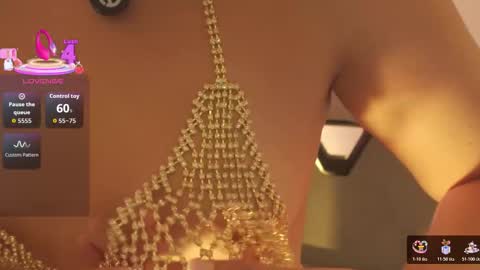 Snapshot of emitaa17228 chatting on 12-20-25, 06:59 emma online show from 12-20-25, 06:59