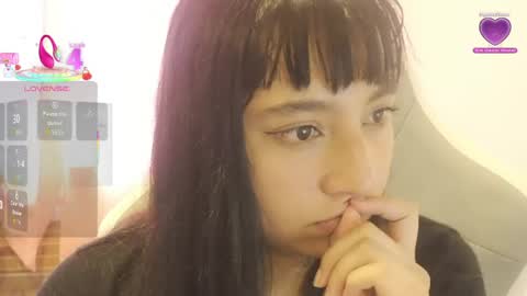 Snapshot of emitaa17228 chatting on 04-29-26, 10:16 emma online show from 04-29-26, 10:16