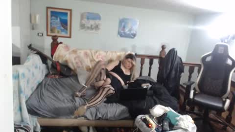 Snapshot of emma671 chatting on 01-28-25, 11:17 emma online show from 01-28-25, 11:17