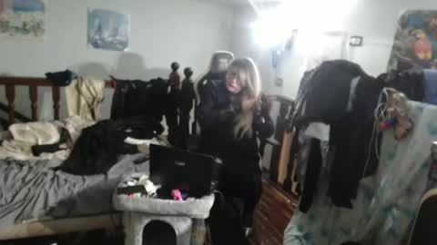 Snapshot of emma671 chatting on 03-09-25, 12:42 emma online show from 03-09-25, 12:42