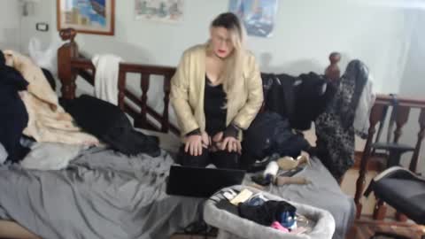 Snapshot of emma671 chatting on 03-09-25, 06:50 emma online show from 03-09-25, 06:50