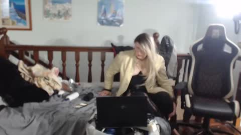 Snapshot of emma671 chatting on 03-11-25, 06:21 emma online show from 03-11-25, 06:21