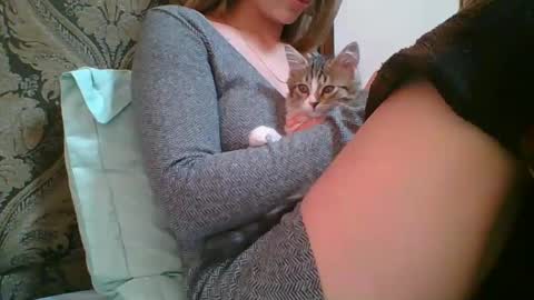 emma_991 online show from 02-11-25, 09:09